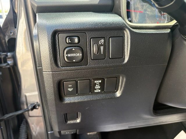 Used 2019 Toyota 4Runner SR5 AWD/4WD image 22