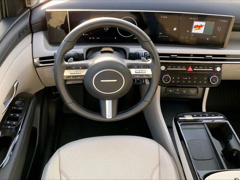 Used 2025 Hyundai Tucson Limited image 6