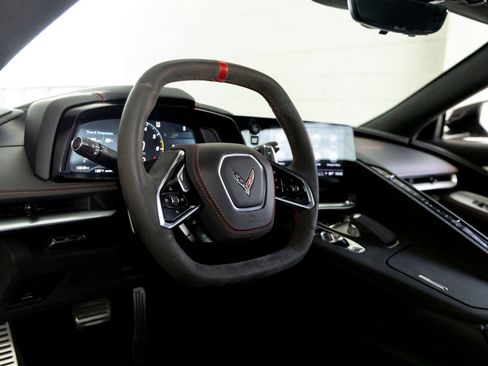 Used 2023 Chevrolet Corvette Stingray Premium Conv w/ Z51 Performance Package RWD image 13