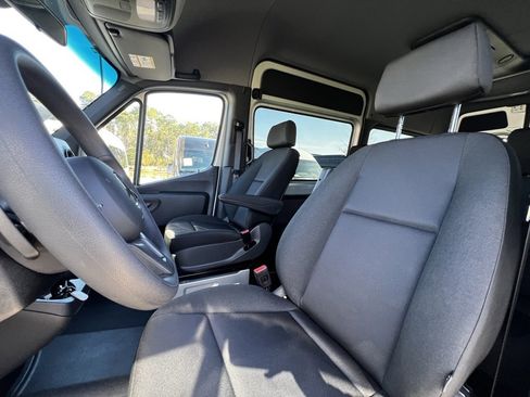 Used 2024 Mercedes-Benz Sprinter 2500 image 16