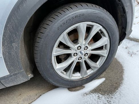 Used 2020 Ford Explorer XLT w/ Equipment Group 202A image 13