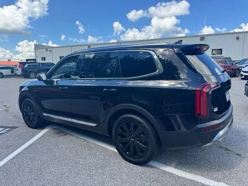 Used 2021 Kia Telluride EX w/ EX Premium Package FWD image 4
