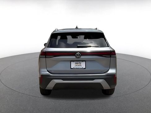 Used 2026 Volkswagen Tiguan SE AWD/4WD image 14
