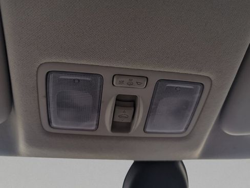 Used 2022 Hyundai Venue SEL FWD image 34