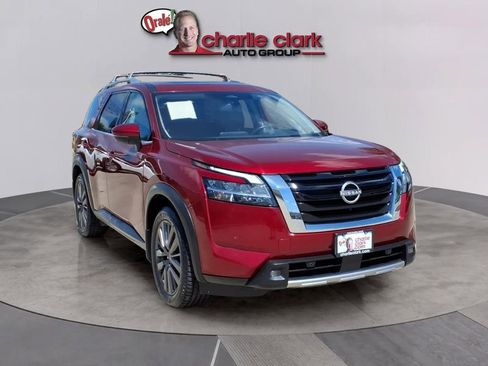 Used 2022 Nissan Pathfinder SL w/ SL Premium Package FWD image 8