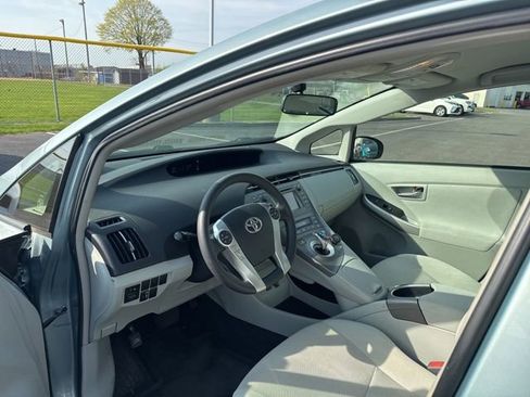 Used 2015 Toyota Prius Three image 7