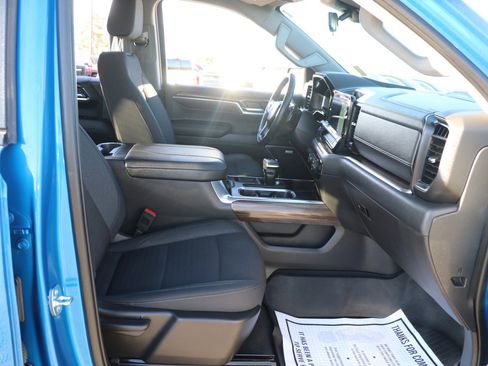 Used 2023 Chevrolet Silverado 1500 LT Trail Boss w/ Convenience Package II image 33