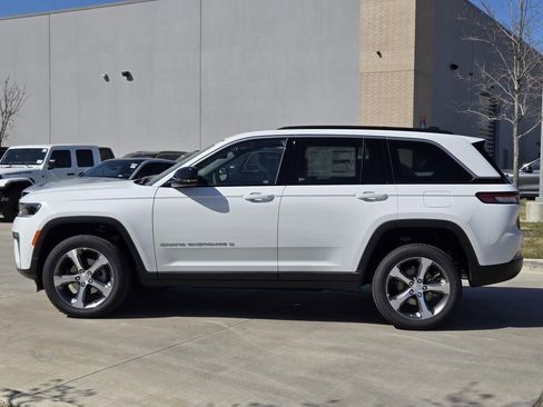 New 2026 Jeep Grand Cherokee Limited image 2