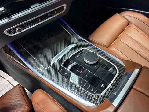 Used 2024 BMW X7 M60i AWD/4WD image 13