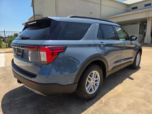 New 2026 Ford Explorer Active w/ Active Comfort Package RWD image 5