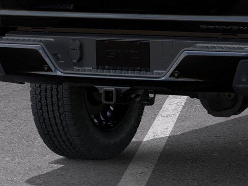 New 2026 GMC Canyon Denali w/ LPO, Denali Black Edition AWD/4WD image 7