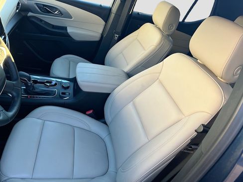 Used 2023 Chevrolet Traverse LT w/ LT Premium Package image 20