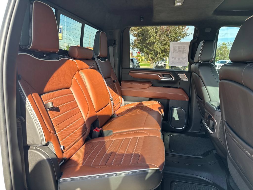 Used 2024 GMC Sierra 2500 Denali Ultimate w/ Max Trailering Package AWD/4WD image 43