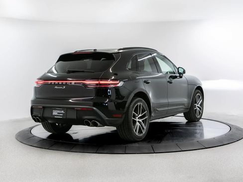 Certified 2023 Porsche Macan S AWD/4WD image 7