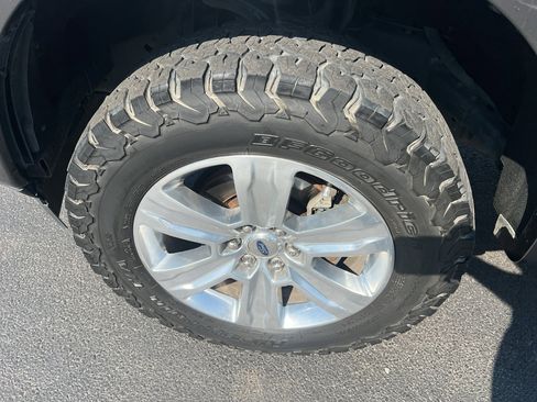 Used 2019 Ford F150 Platinum w/ Max Trailer Tow Package image 13