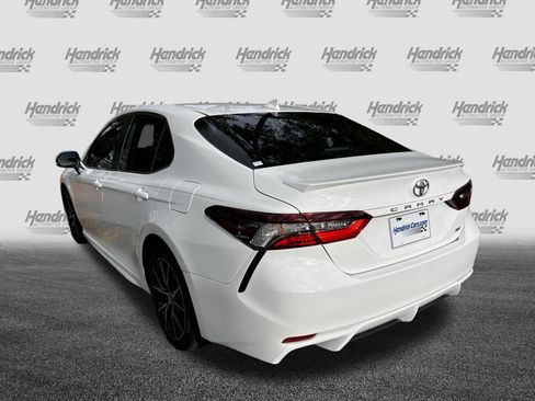 Used 2023 Toyota Camry SE image 7