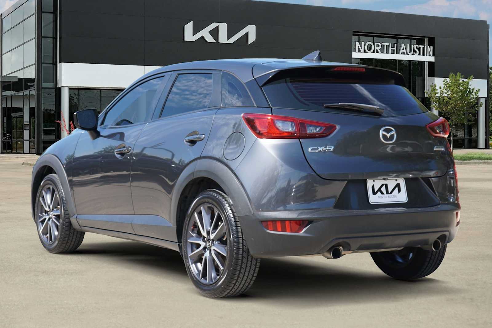 Used 2018 MAZDA CX-3 Touring FWD image 4