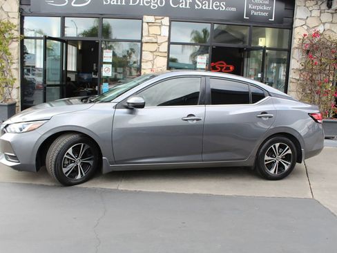 Used 2022 Nissan Sentra SV FWD image 2