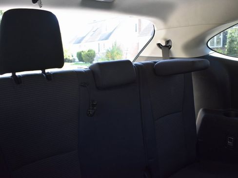 Used 2024 Toyota Highlander LE image 33