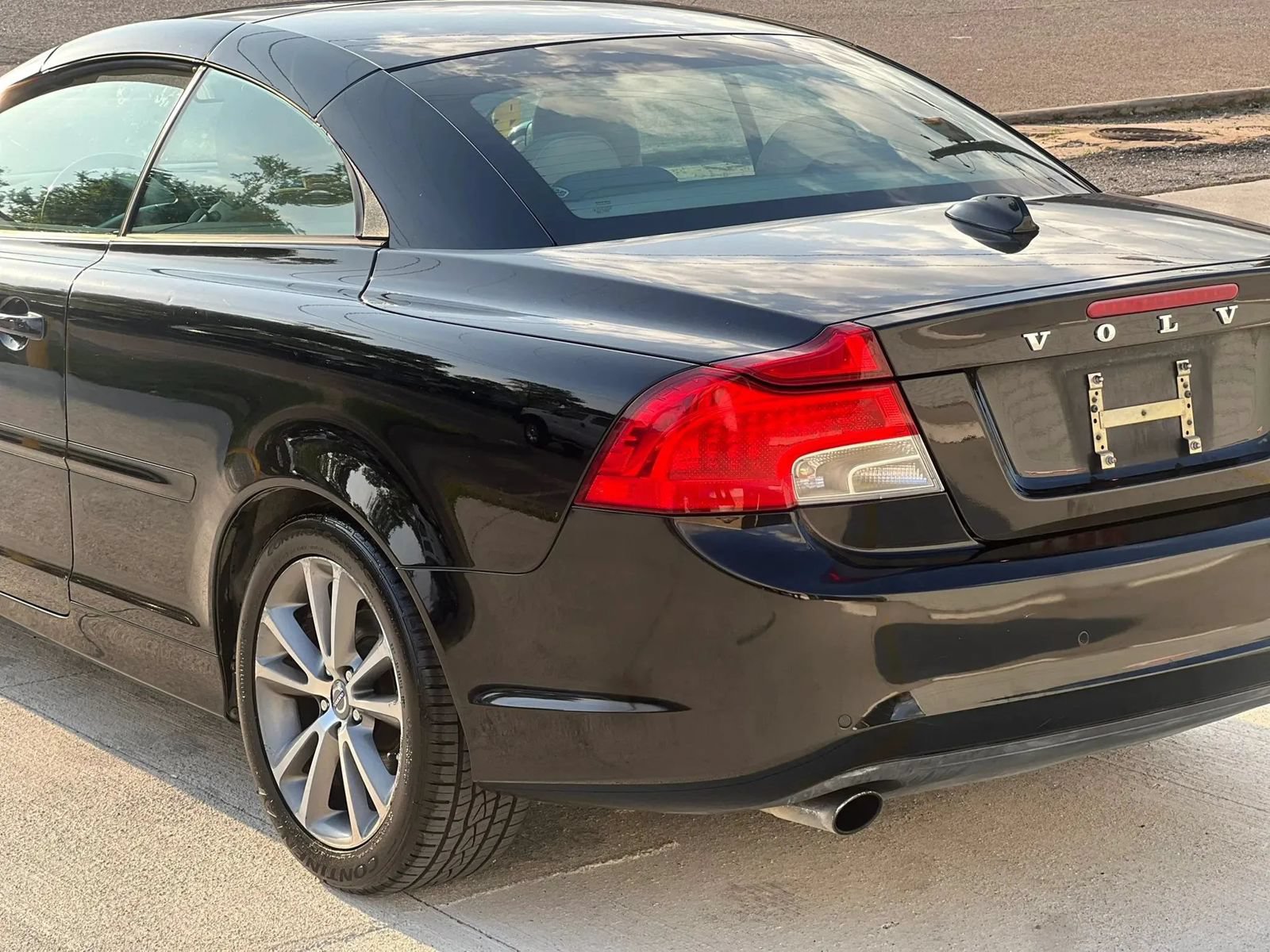 Used 2011 Volvo C70 T5 FWD image 8