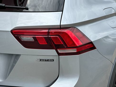 Used 2022 Volkswagen Tiguan SE R-Line AWD/4WD image 24