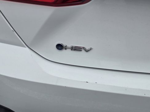 Used 2025 Toyota Camry LE image 9