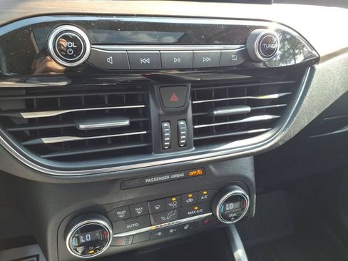 Certified 2020 Ford Escape Titanium AWD/4WD image 23