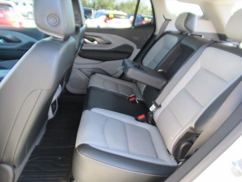 Used 2022 GMC Terrain SLT w/ Infotainment Package II image 28