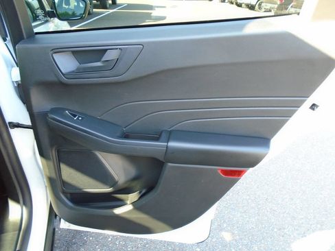 Used 2025 Ford Escape Active AWD/4WD image 9