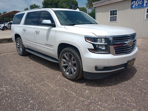 Used 2016 Chevrolet Suburban LTZ RWD image 1