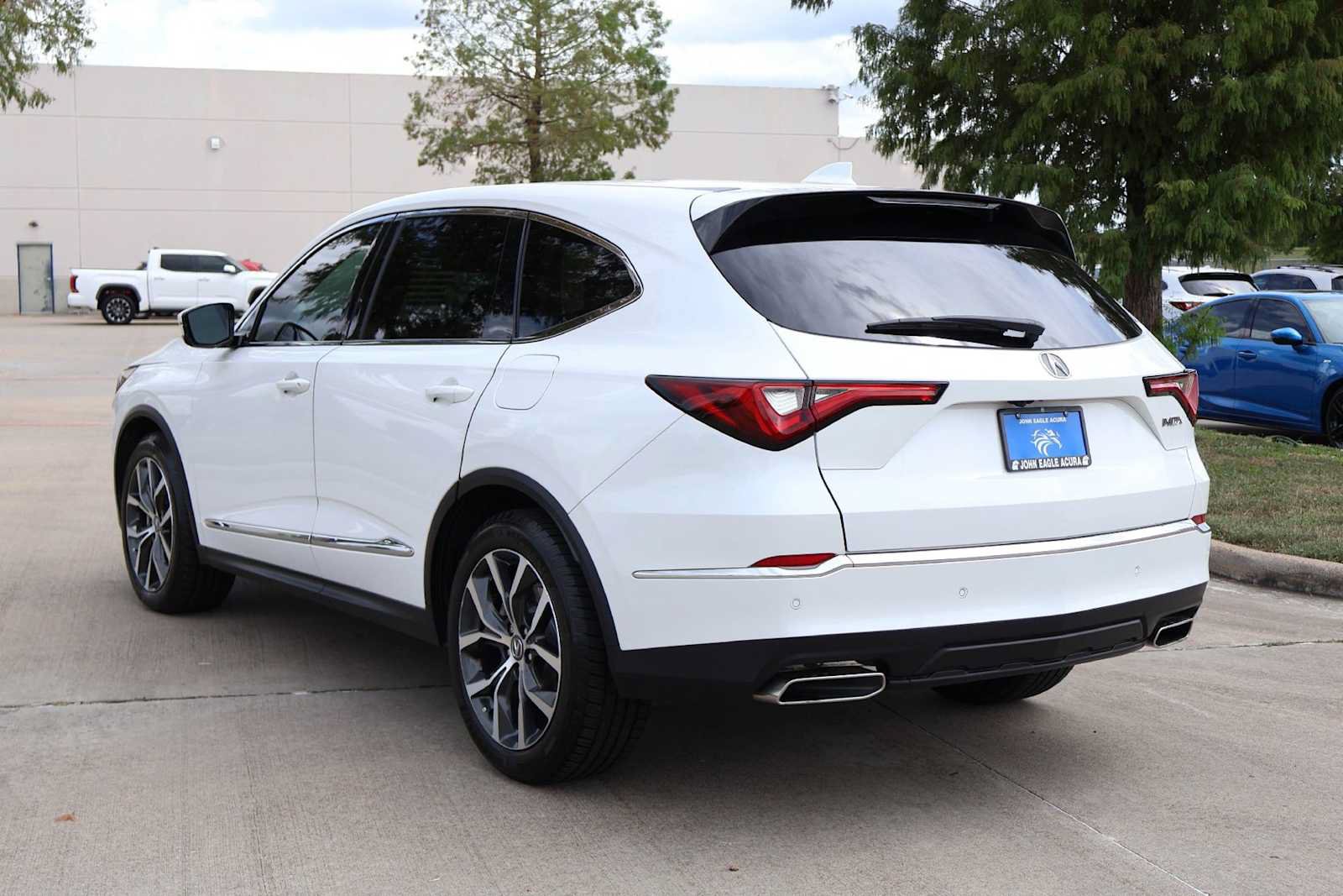 Certified 2022 Acura MDX w/ Technology Package FWD image 4