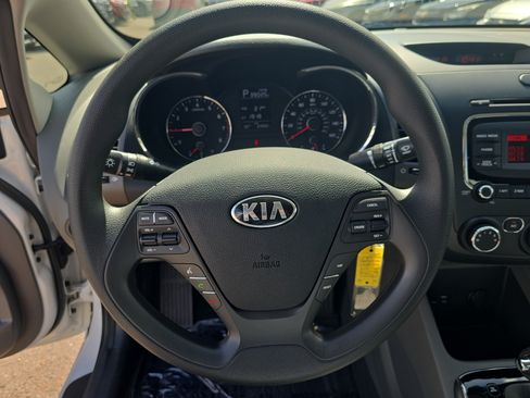 Used 2018 Kia Forte LX FWD image 28