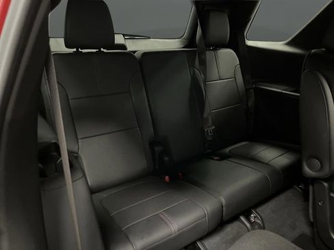 Used 2023 Chevrolet Traverse RS image 36