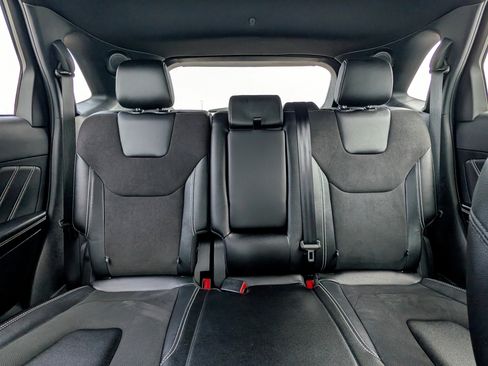 Used 2023 Ford Edge ST image 25