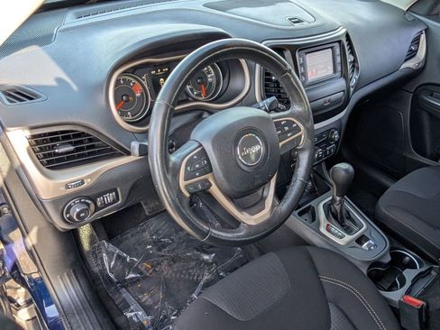 Used 2016 Jeep Cherokee Latitude w/ Cold Weather Group image 18