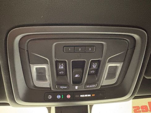 Used 2023 Chevrolet Silverado 2500 High Country w/ Technology Package image 34