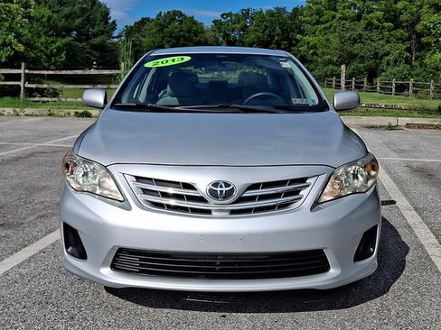 Used 2013 Toyota Corolla LE FWD image 2
