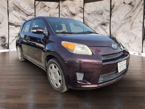 Used 2013 Scion xD image 3