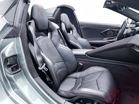 Used 2022 Chevrolet Corvette Stingray Premium Conv w/ Battery Protection Package image 35