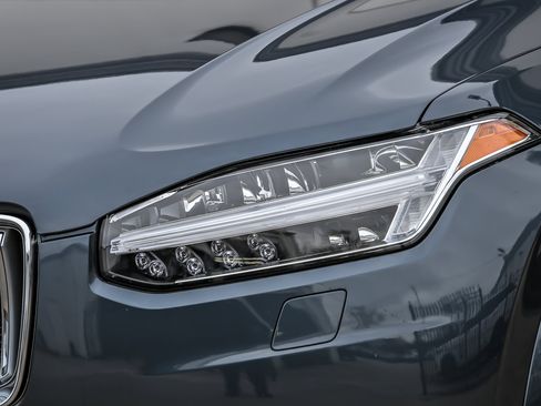 Used 2025 Volvo XC90 T8 Plus w/ Protection Package Premier image 11