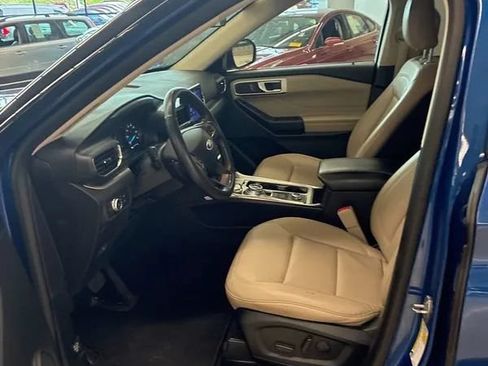 Used 2020 Ford Explorer XLT w/ Equipment Group 202A AWD/4WD image 9