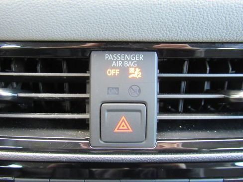 Used 2023 Volkswagen Taos SE image 42