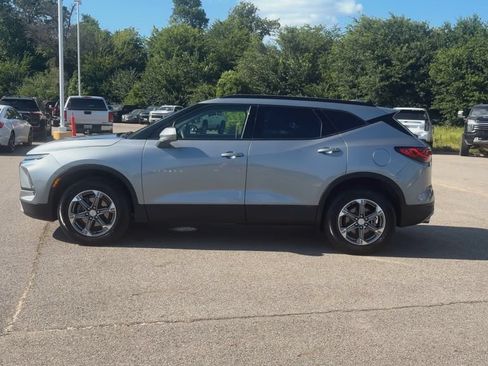Used 2024 Chevrolet Blazer LT w/ Convenience Package FWD image 5