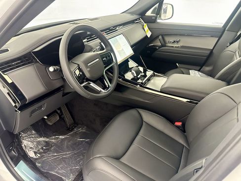 New 2026 Land Rover Range Rover Sport Dynamic SE AWD/4WD image 9