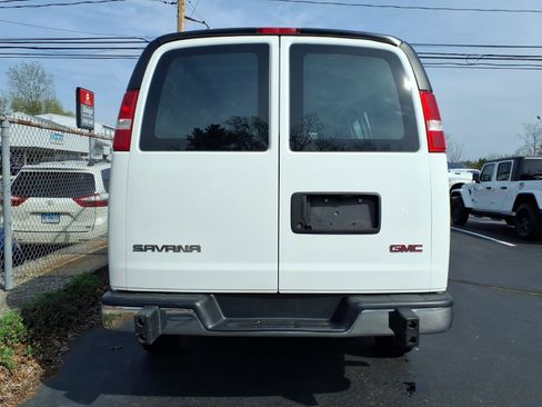 Used 2023 GMC Savana 2500 w/ Driver Convenience Package RWD image 5
