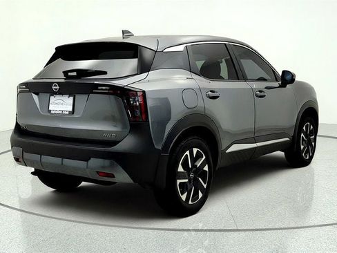 Used 2025 Nissan Kicks SV AWD/4WD image 5
