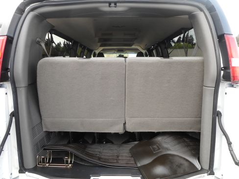 Used 2016 Chevrolet Express 3500 LT w/ LT Preferred Equipment Group image 16