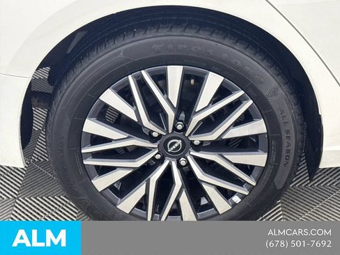 Used 2025 Nissan Altima 2.5 SV FWD image 21