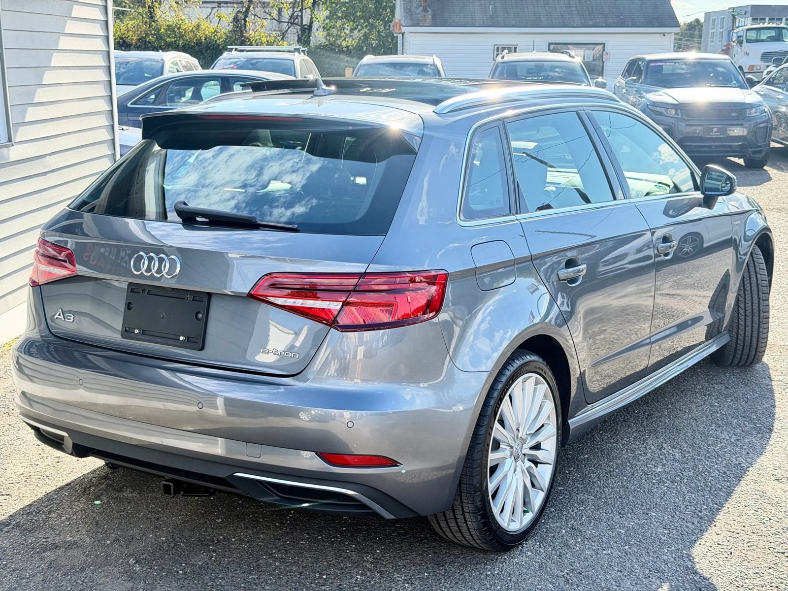 Used 2017 Audi A3 e-tron Premium Plus w/ Technology Package FWD image 12