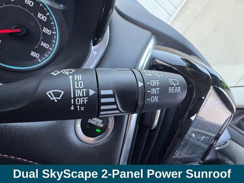 Used 2021 Chevrolet Traverse RS AWD/4WD image 13